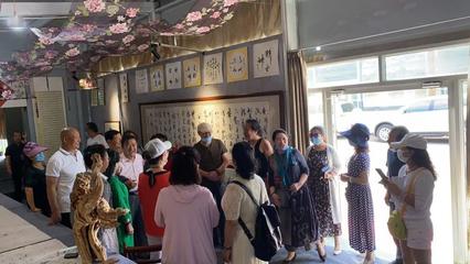 文化自信 不忘初心——木壘書(shū)畫(huà)藝術(shù)家赴奇臺(tái)縣書(shū)畫(huà)藝術(shù)創(chuàng)作基地藝術(shù)交流活動(dòng)圓滿成功